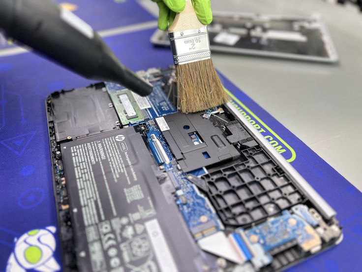 Tips Merawat Laptop Agar Tetap Awet Dan Berkinerja Optimal